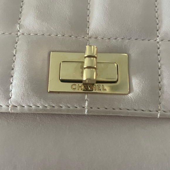 Chanel Quilted Shoulder Bag - Picture 7 of 11